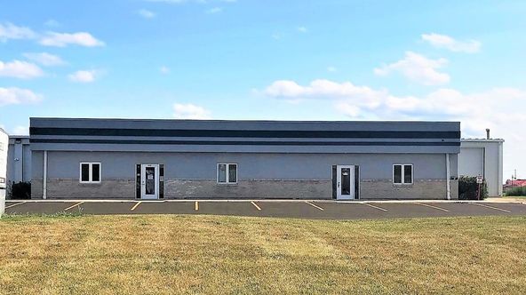 Thrive Fitness Building: 116 Gateway Dr, North Sioux City, SD 57049